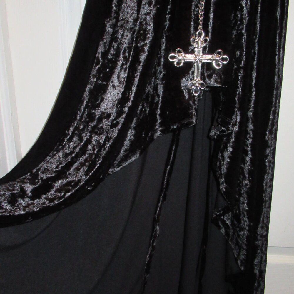 Vintage Crushed Velvet Goth Gown Bell Sleeves Dramatic Cross Chain Small EUC - Picture 11 of 15